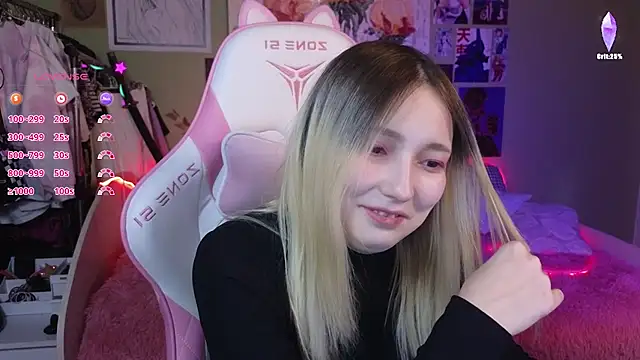 Snapshot of Evie_Ro chatting on December 2024 12:23:01 AM Evie Ro online show from December 2024 12:23:01 AM