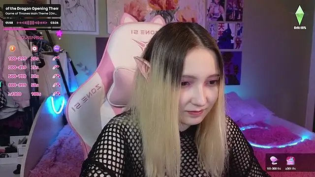 Snapshot of Evie_Ro chatting on December 2024 08:02:02 PM Evie Ro online show from December 2024 08:02:02 PM