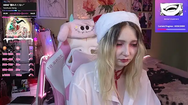 Snapshot of Evie_Ro chatting on December 2024 08:47:02 PM Evie Ro online show from December 2024 08:47:02 PM