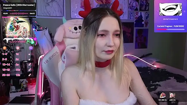 Snapshot of Evie_Ro chatting on December 2024 06:46:01 PM Evie Ro online show from December 2024 06:46:01 PM