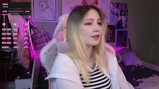 Snapshot of Evie_Ro chatting on January 2025 09:14:02 PM Evie Ro online show from January 2025 09:14:02 PM