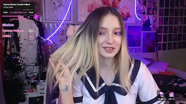 Snapshot of Evie_Ro chatting on March 2025 12:10:02 AM Evie Ro online show from March 2025 12:10:02 AM