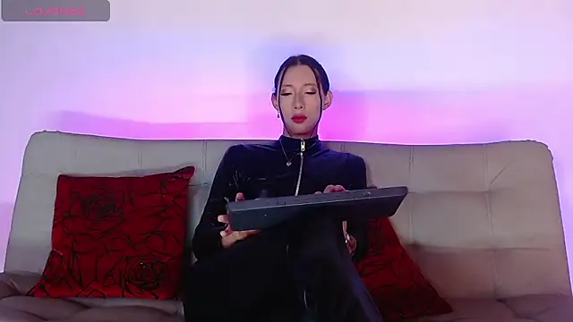 alicee salvatore online show from March 2025 02:39:02 AM