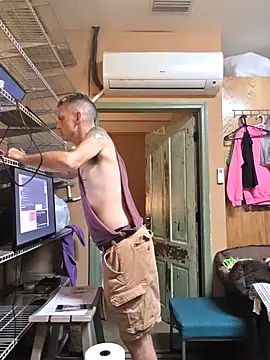 Snapshot of leahcimnikral chatting on September 2025 01:29:02 AM leahcimnikral online show from September 2025 01:29:02 AM