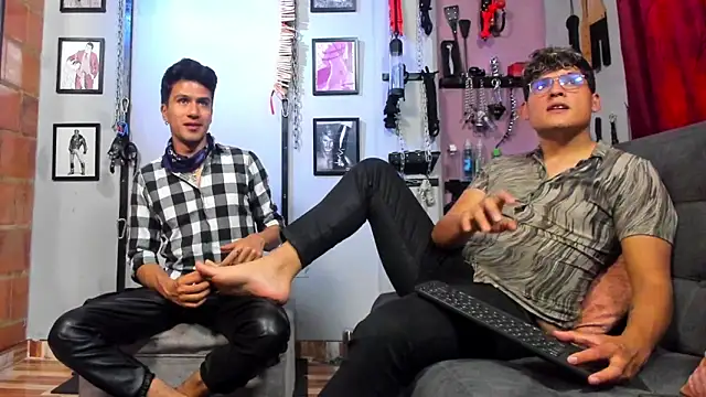 dom2travelersss online show from February 2025 05:24:02 PM