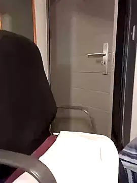 Snapshot of BabySweetDee chatting on February 2025 02:17:02 AM BabySweetDee online show from February 2025 02:17:02 AM