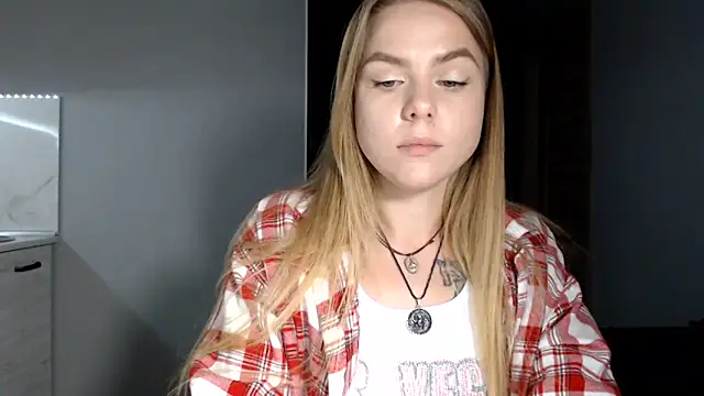 Snapshot of Sunbeam_ chatting on June 2026 08:32:02 PM Sunbeam online show from June 2026 08:32:02 PM