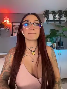 DaniDusan  online show from November 2025 06:52:01 PM