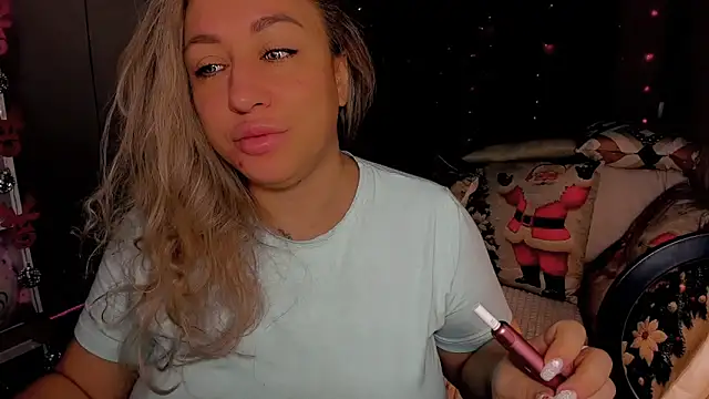 Snapshot of CumOnMy_Tits chatting on December 2025 01:21:02 AM CumOnMy Tits online show from December 2025 01:21:02 AM