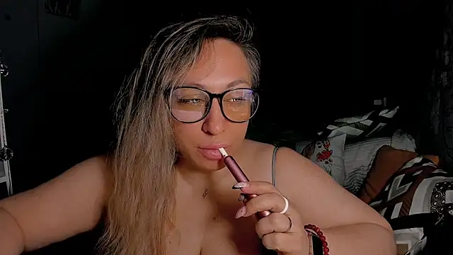 Snapshot of CumOnMy_Tits chatting on April 2026 02:53:02 AM CumOnMy Tits online show from April 2026 02:53:02 AM