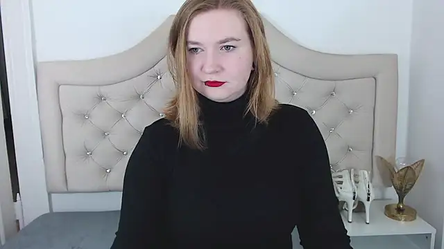 LaraDream online show from December 2024 07:42:02 PM