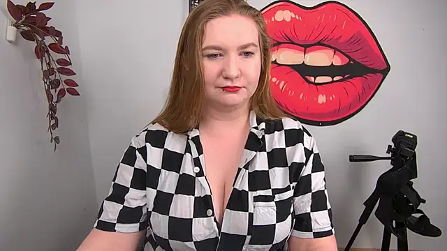 LaraDream online show from May 2026 02:36:02 PM