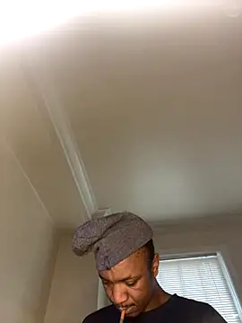 Snapshot of Letgeti chatting on November 2025 10:12:01 PM Letgeti online show from November 2025 10:12:01 PM