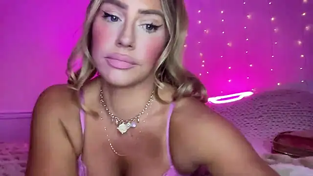 Fitnessbabe69 online show from November 2025 01:44:02 PM