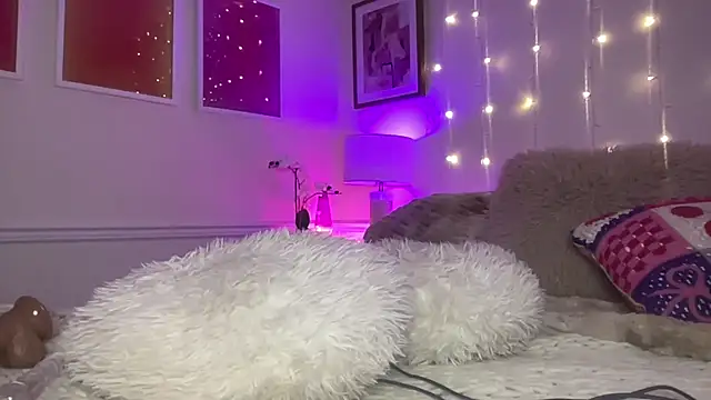 Fitnessbabe69 online show from May 2026 07:02:02 AM