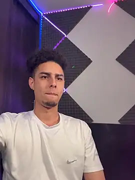 bigryann23 online show from February 2026 12:11:02 AM